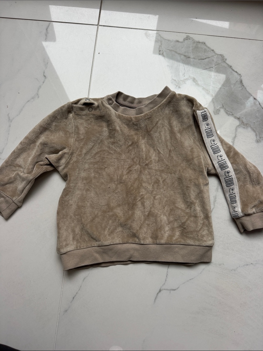 Loud velour sweatshirt